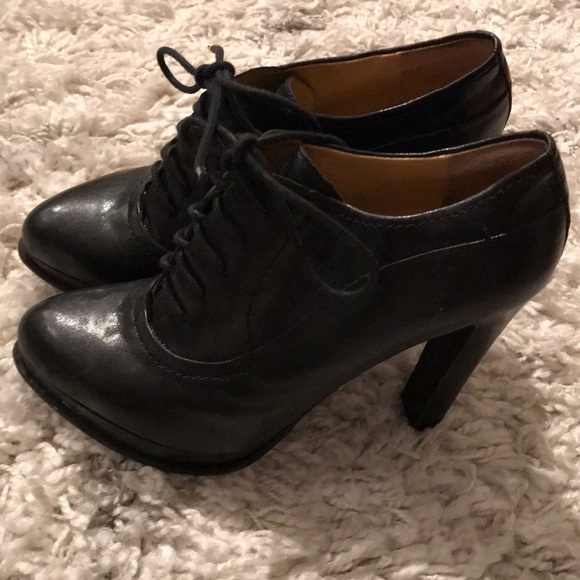 nine west callah lace up booties